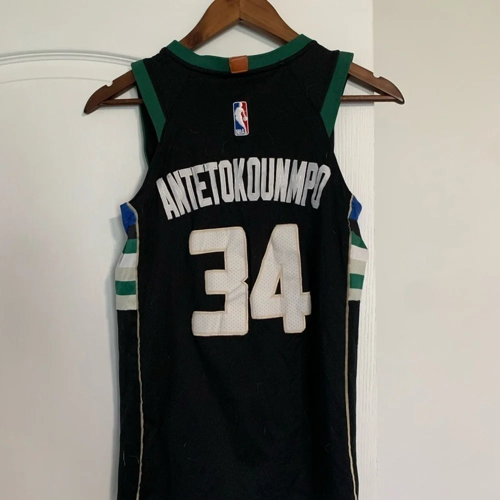 Nike Giannis Antetokounmpo Milwaukee Bucks jersey